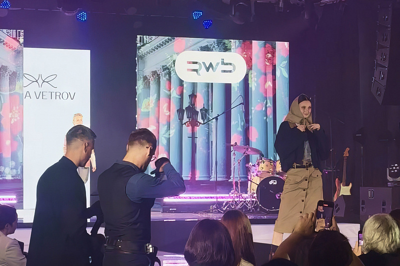 RWB reception: Veonix design studio took part in the parade of young brands of the Far East “From Origins to Dawn”